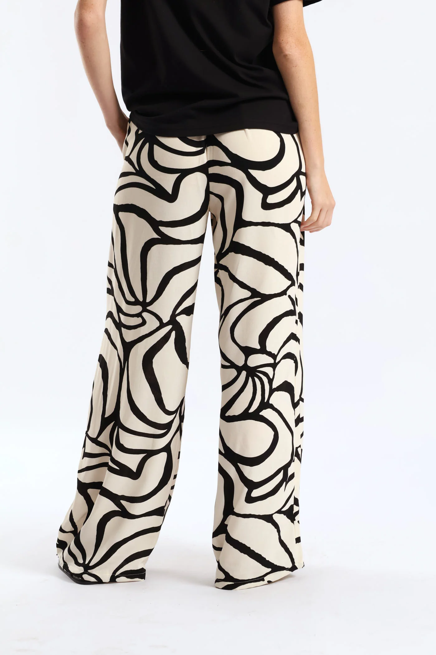 Swirl Print Wide Leg W Front Pleat Pants  - Cream/Black - Image 4