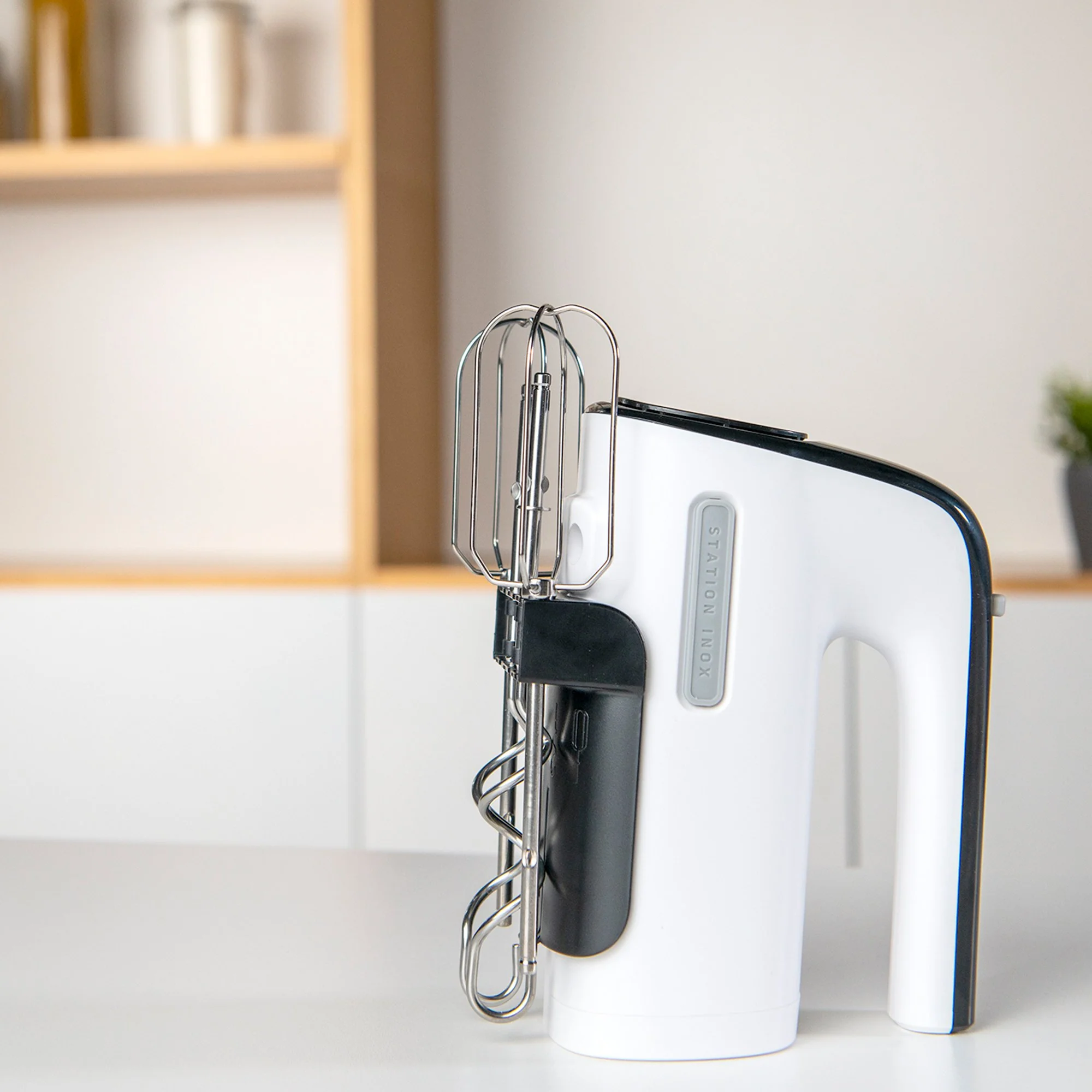 Taurus 5 Speed 500W Hand Mixer With Attachments - Black - Image 2