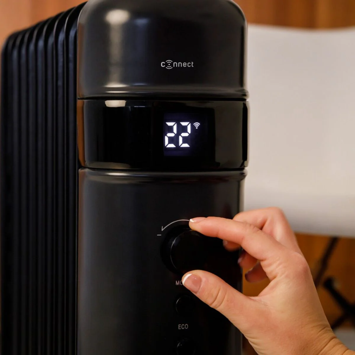 Taurus 7 Fin Oil Filled Steel Wifi Enabled Heater - Black - Image 4