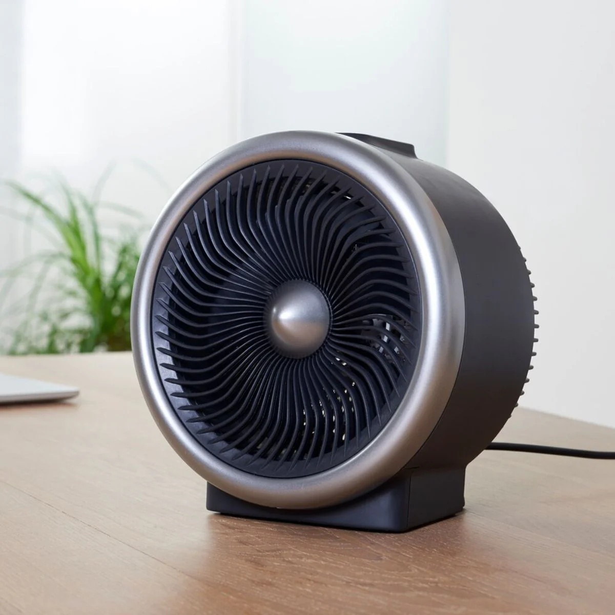Taurus Adjustable Temperature 2000W Heater - Black - Image 4