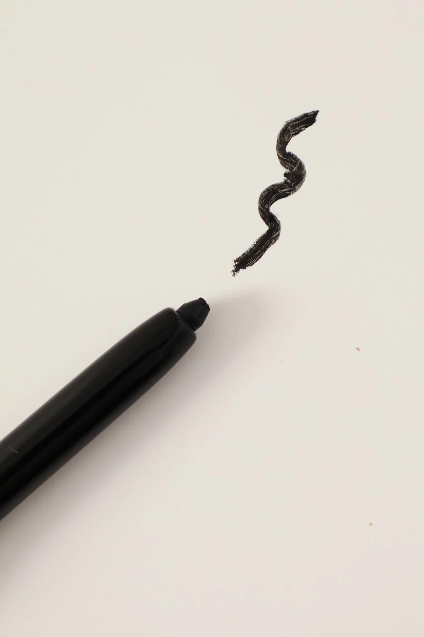 Retractable Eye Liner - Image 4
