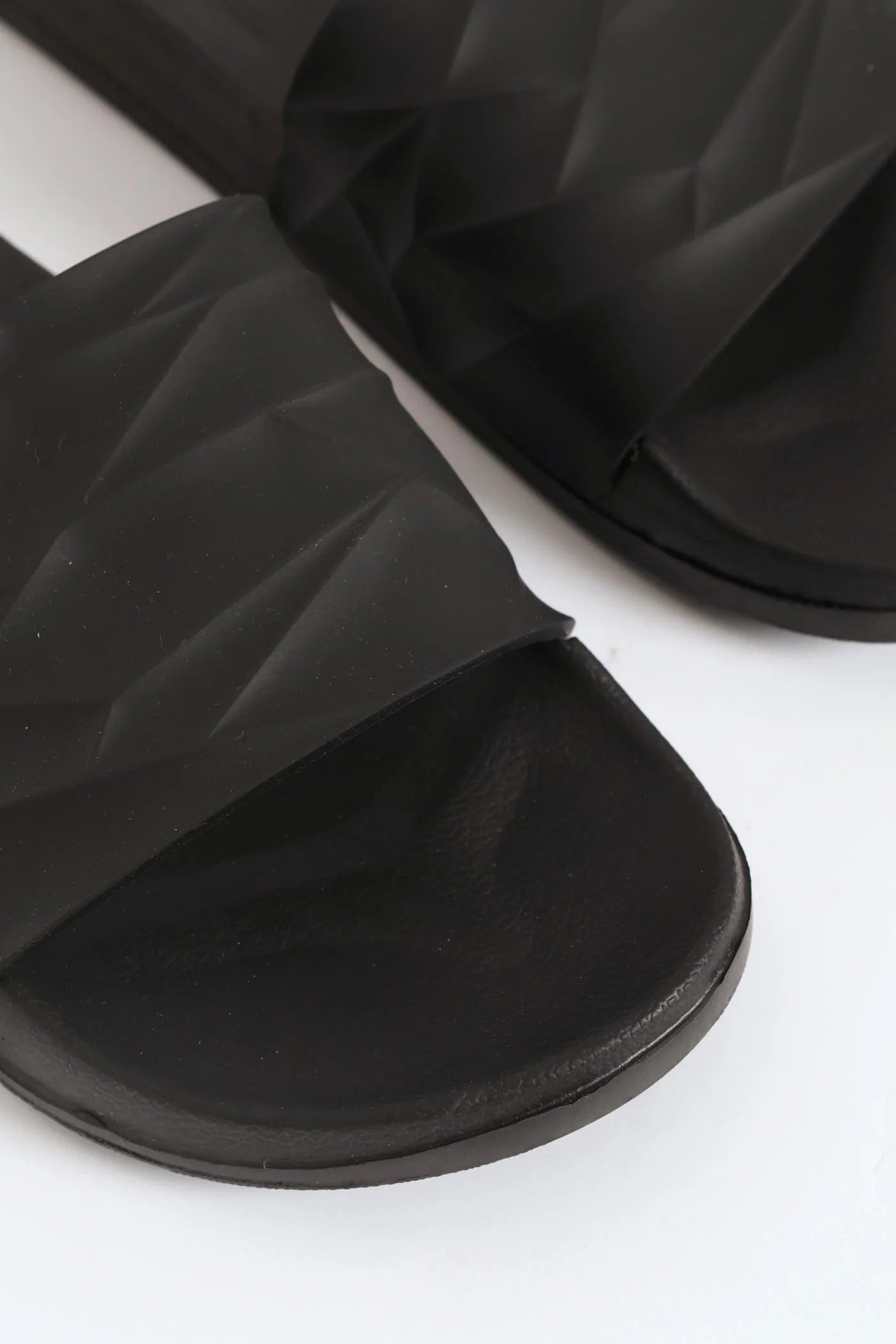 Textured Rubber Upper Pool Slide - Black/Black - Image 2
