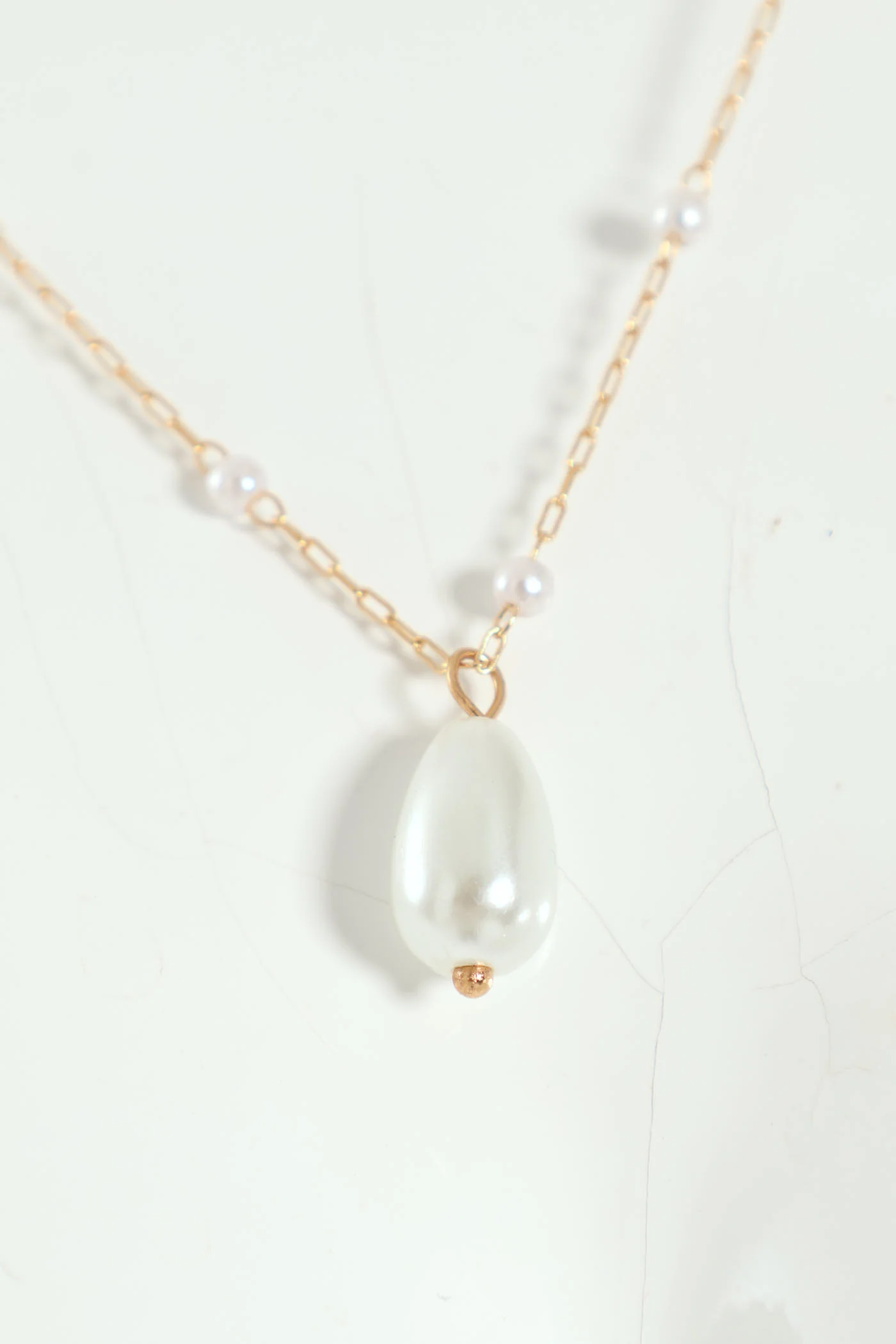 Three Layer Pearl Bead Pendant Necklace - Gold - Image 2