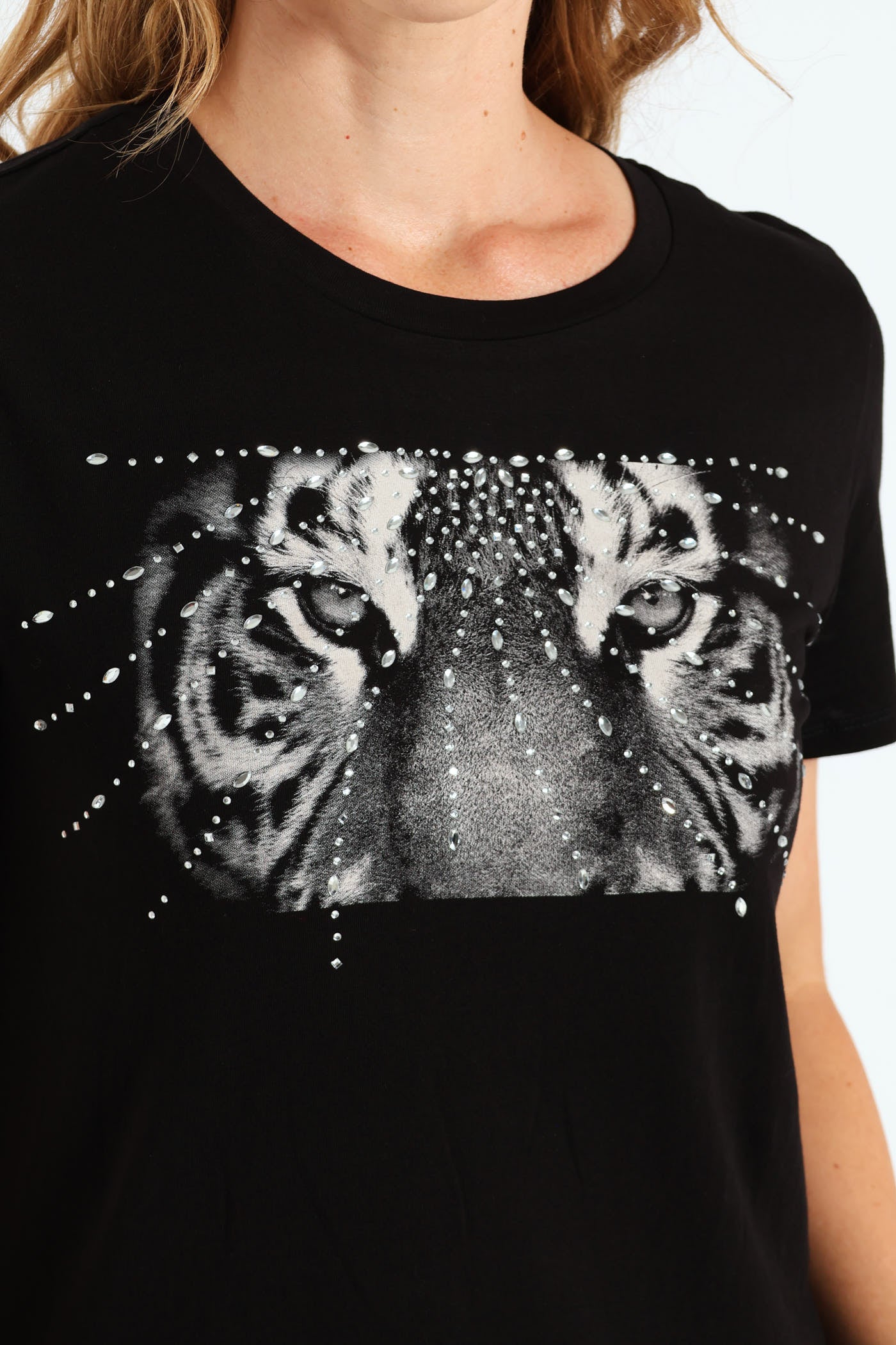 Tiger Eyes Easy Tee - Black - Image 4