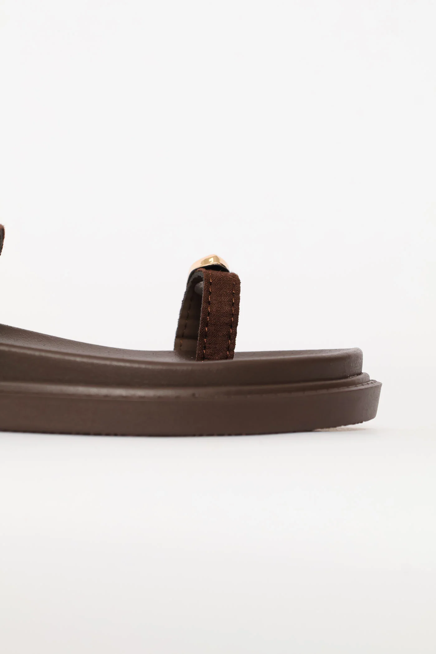 Detailed Trim Single Band Toe Post Slide Sandal - Chocolate - Image 5