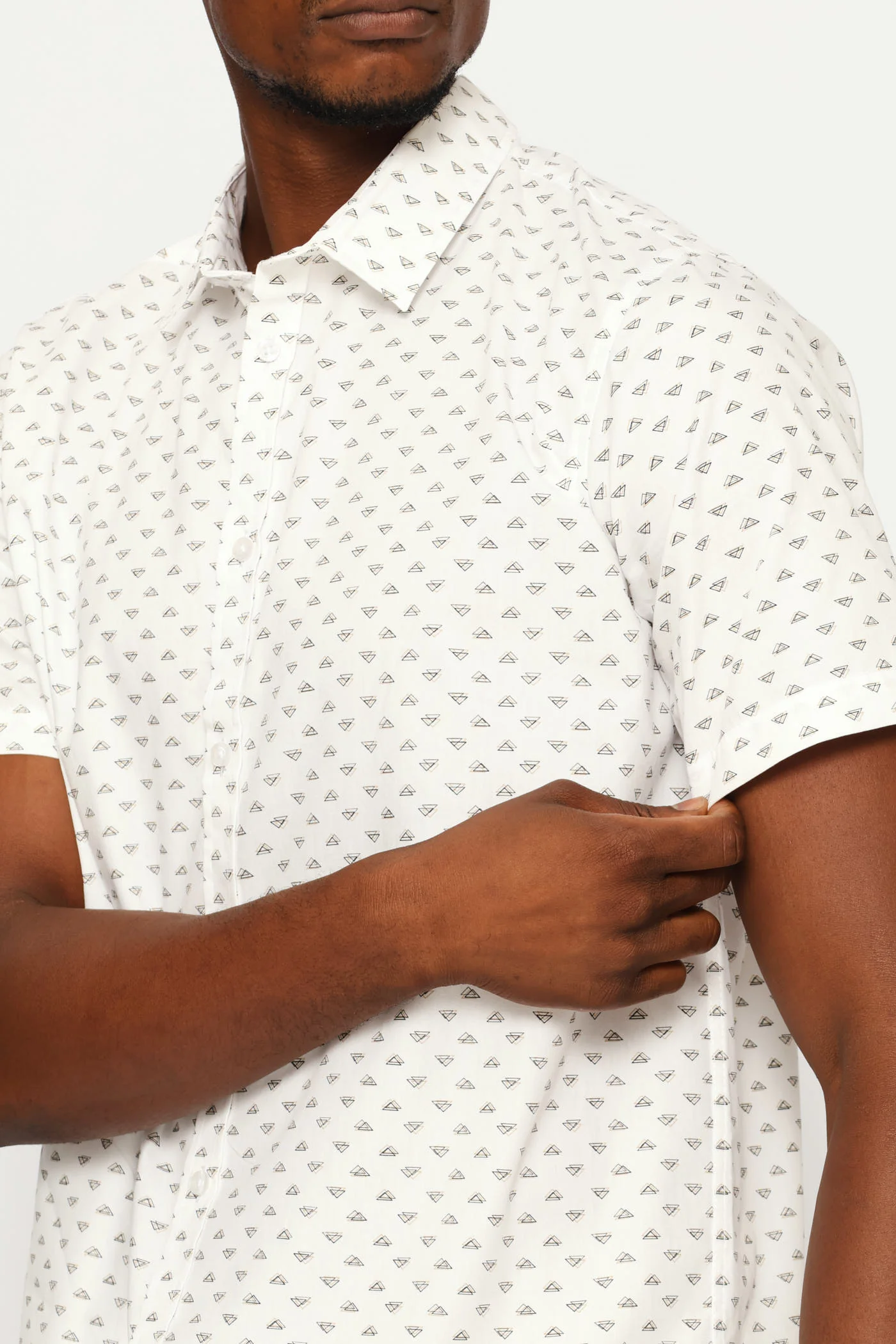 Triangle Print Regular Shirt - White - Image 10