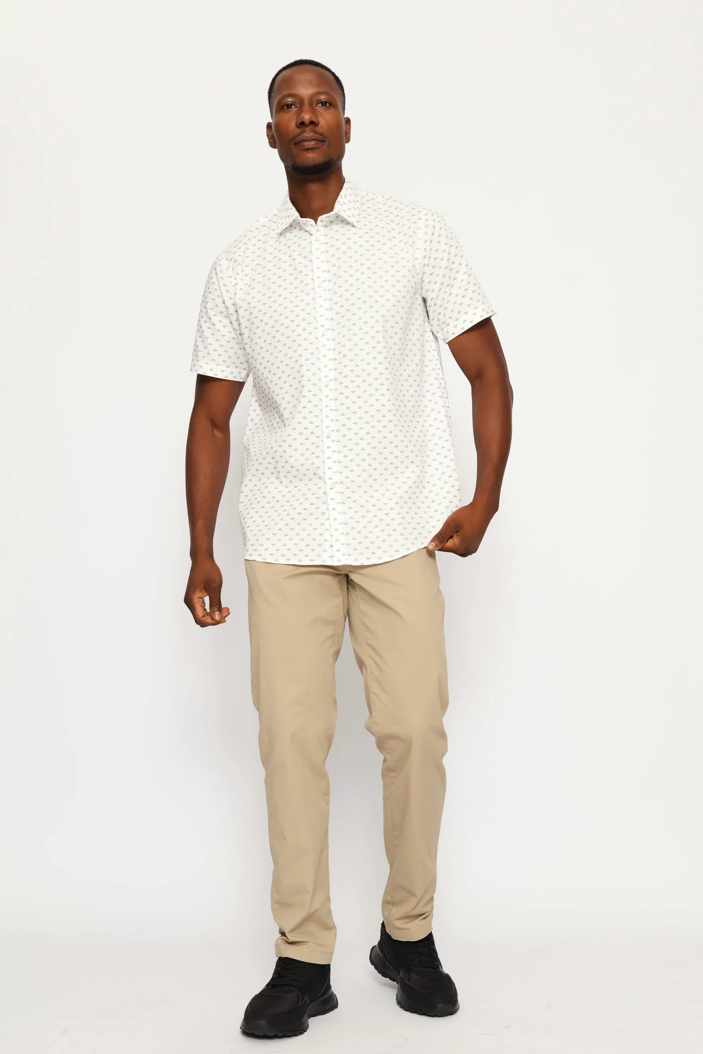 Triangle Print Regular Shirt - White - Image 11