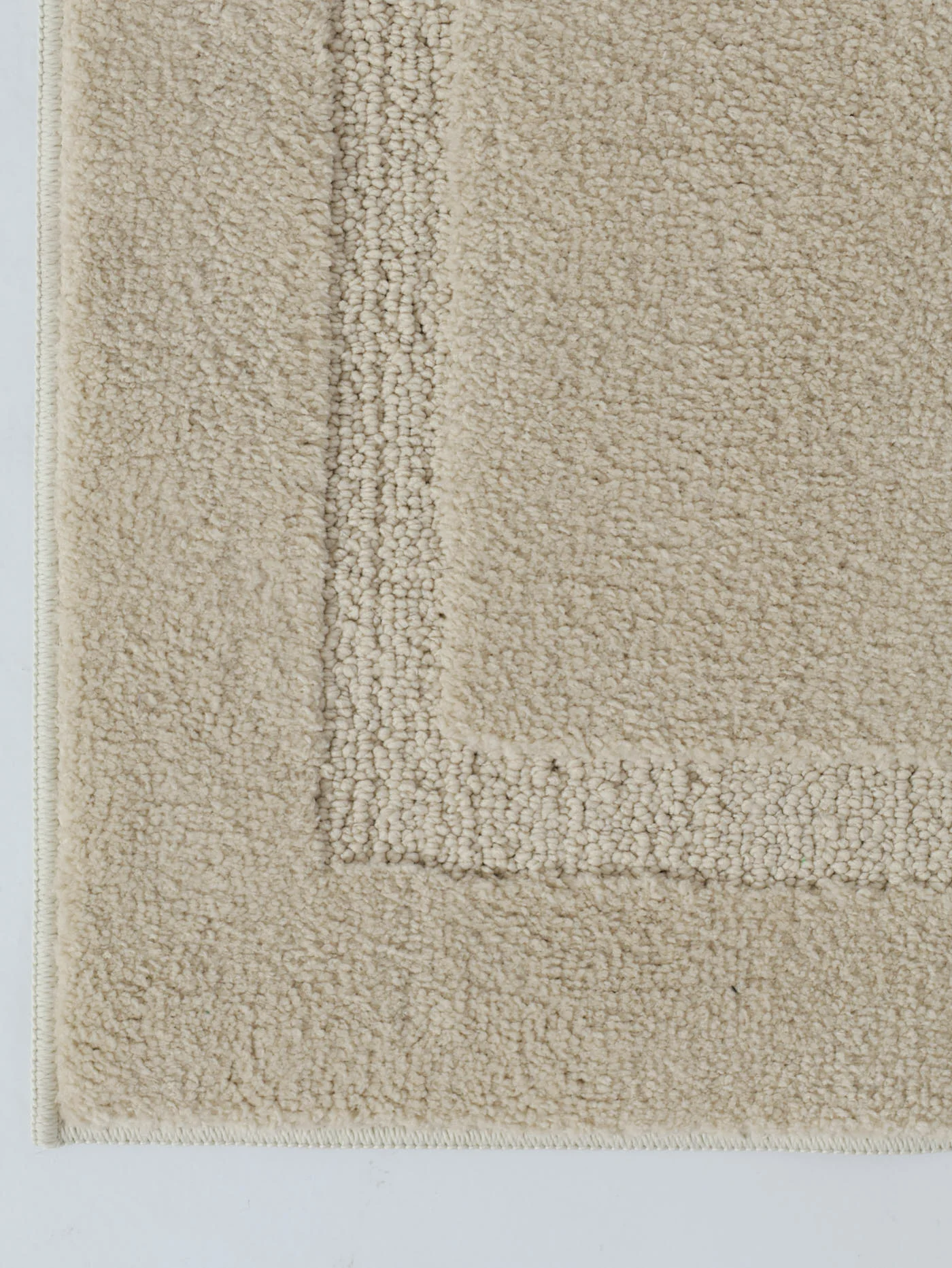 1400GSM Tufted Border Runner Bath Mat - Image 2