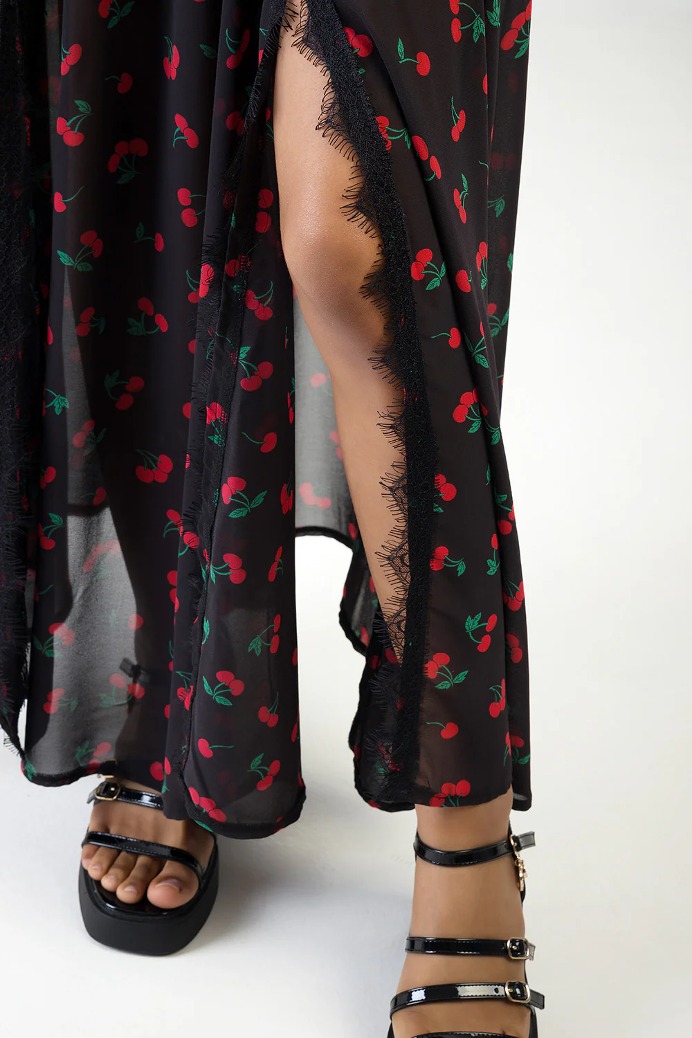 Underbust Cutline & Lace Trim Detail Maxi Dress - Black/Red - Image 7