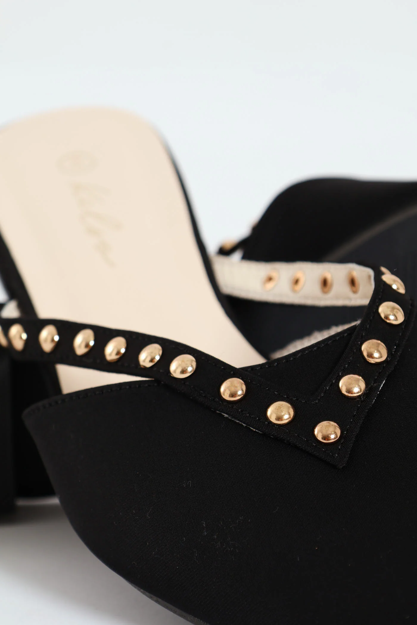 V Cut Pearl Push In Pointy Pump - Black - Image 6