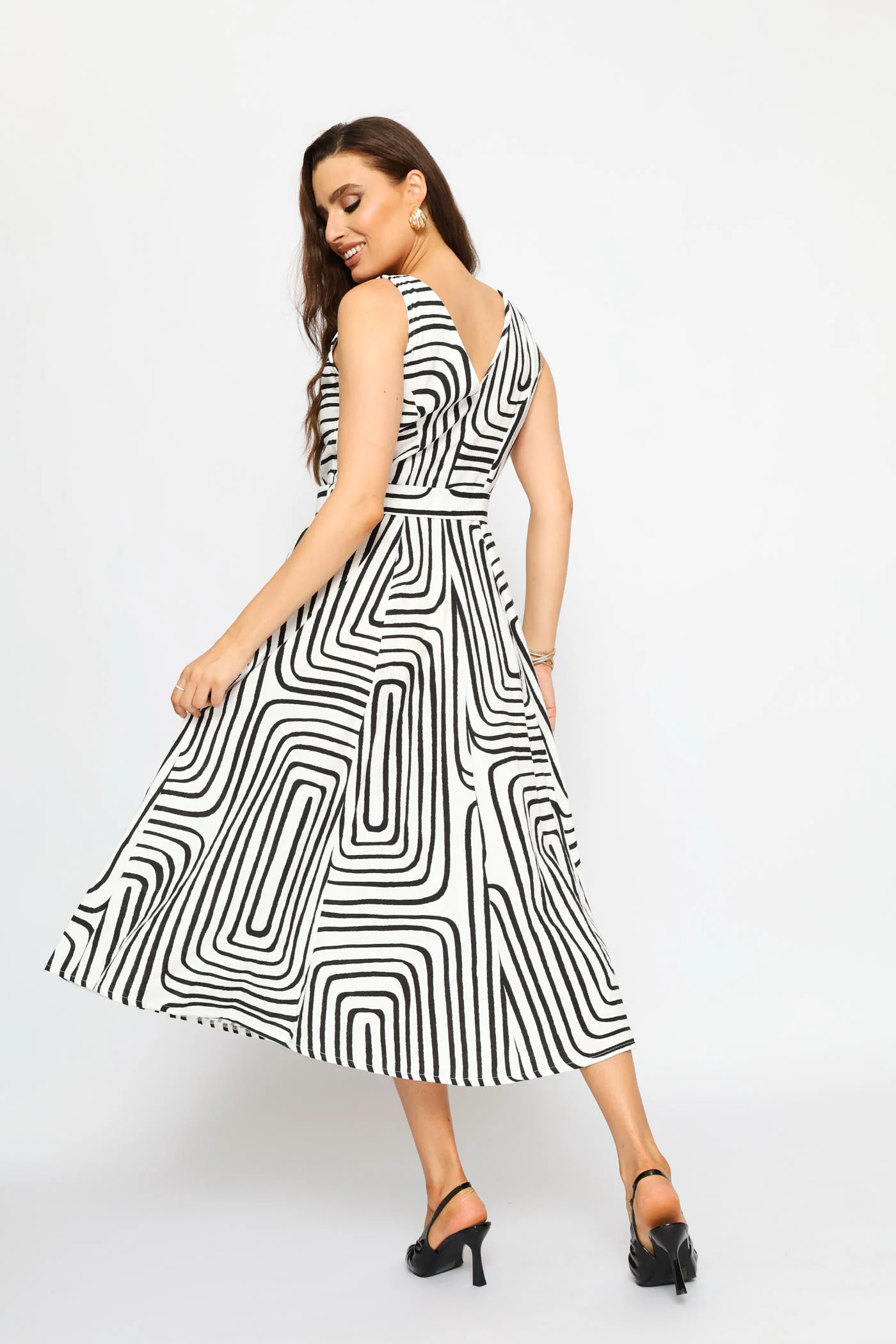V-Neck Belted Fit and Flare Tea Midi Dress - White/Black - Image 4