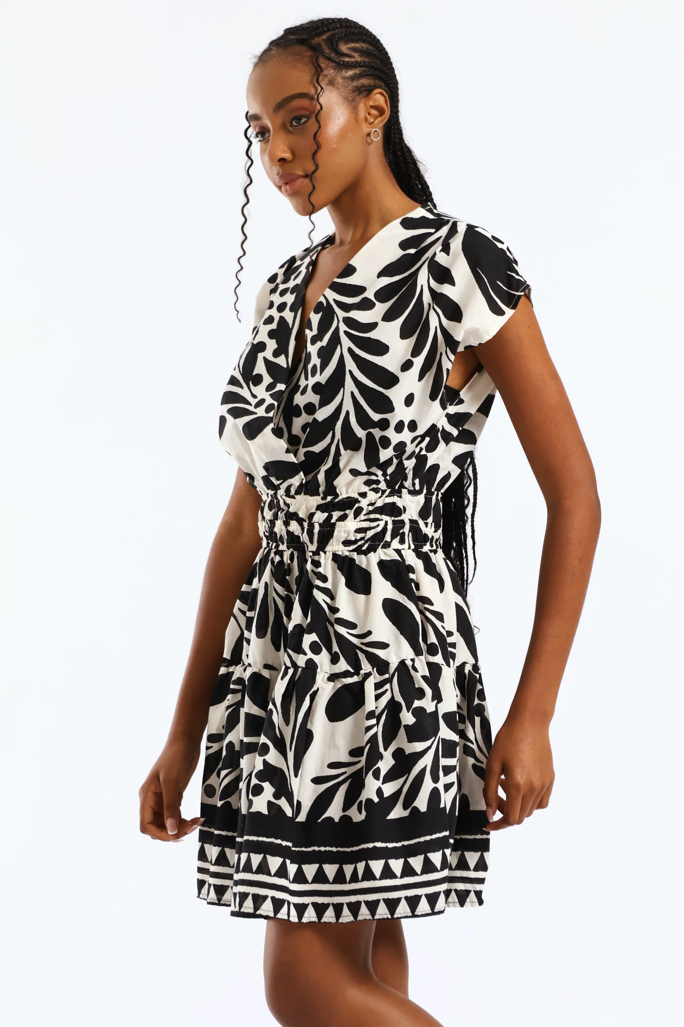 V-Neck Cross Over Elasticated Waist Mini Dress - Cream/Black - Image 5
