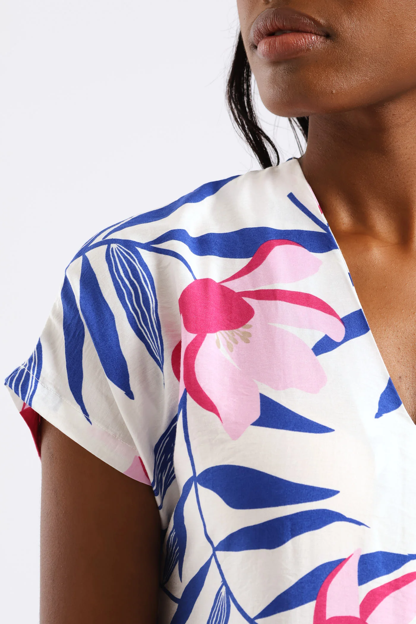V-Neck Flared Kaftan Midi Dress - White/Blue - Image 4
