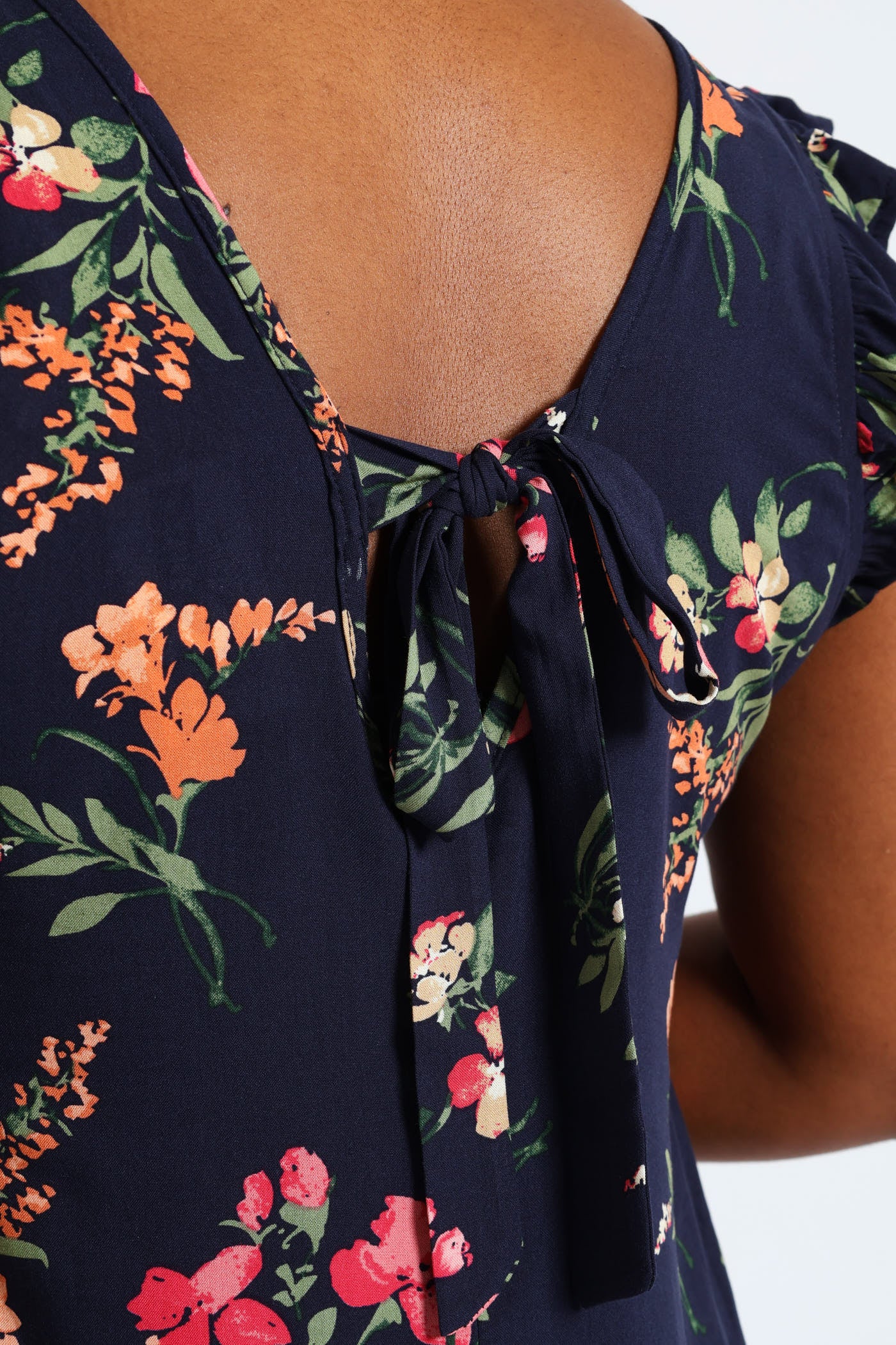 V-Neck Frill Sleeve Drop Hem Printed Mini Dress - Navy - Image 6