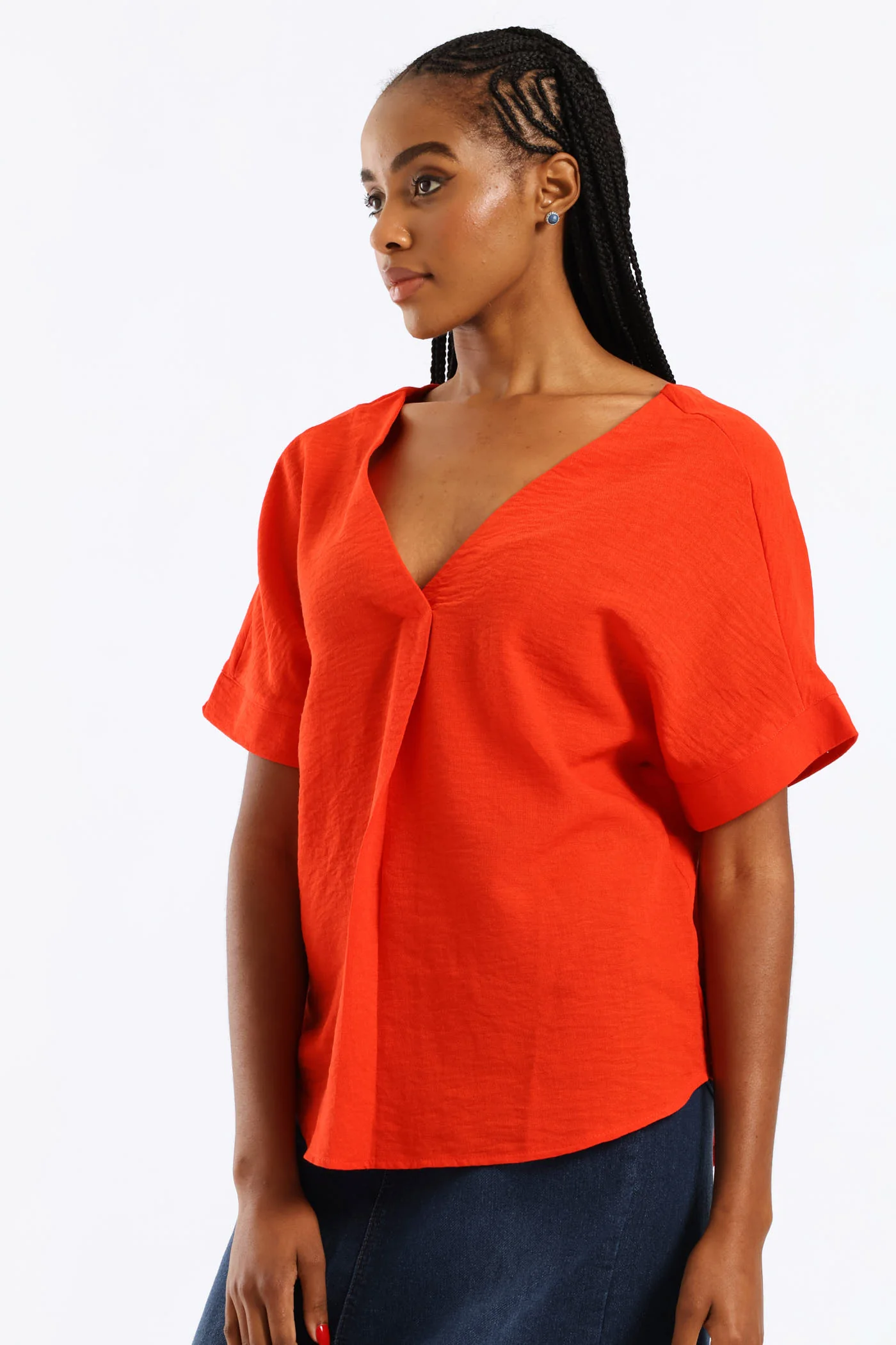 V-Neck Pleat Detail Curved Hem Linen Popover Top - Fiery Red - Image 3