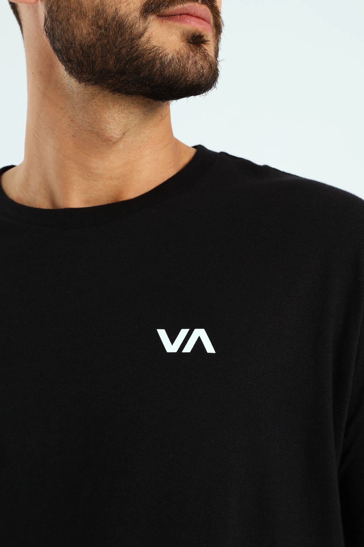 Va Essentials Tee - Black - Image 2