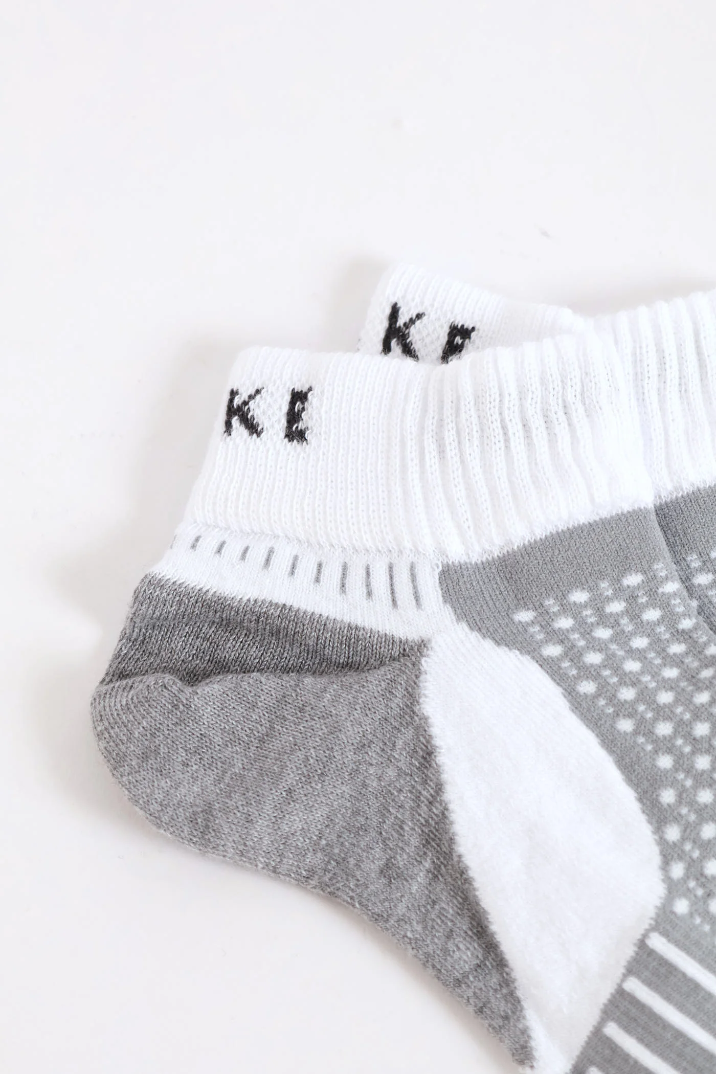 Ventilator Refresh Socks - White - Image 2