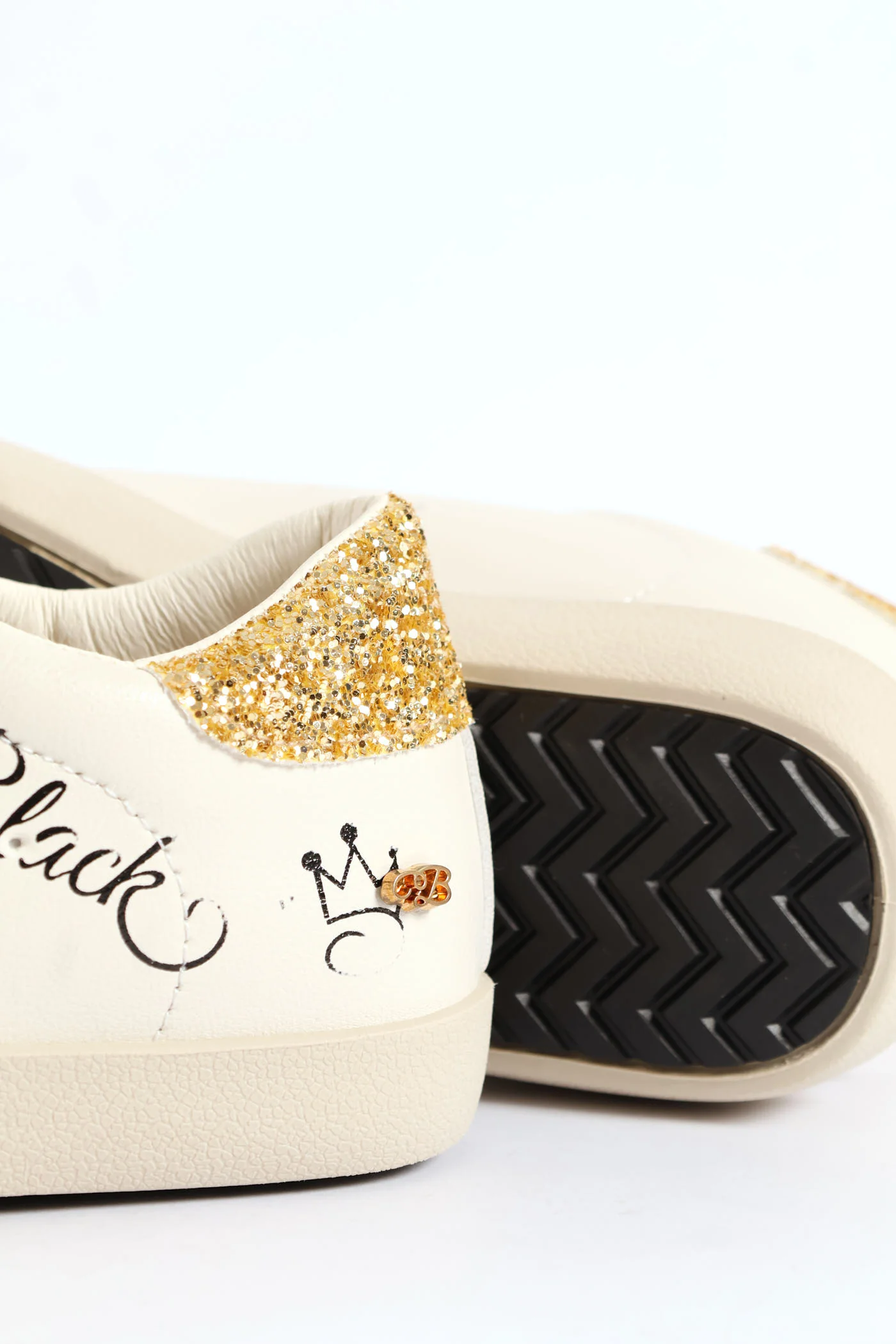 Veta 2 Low Top Sneaker - Gold - Image 2