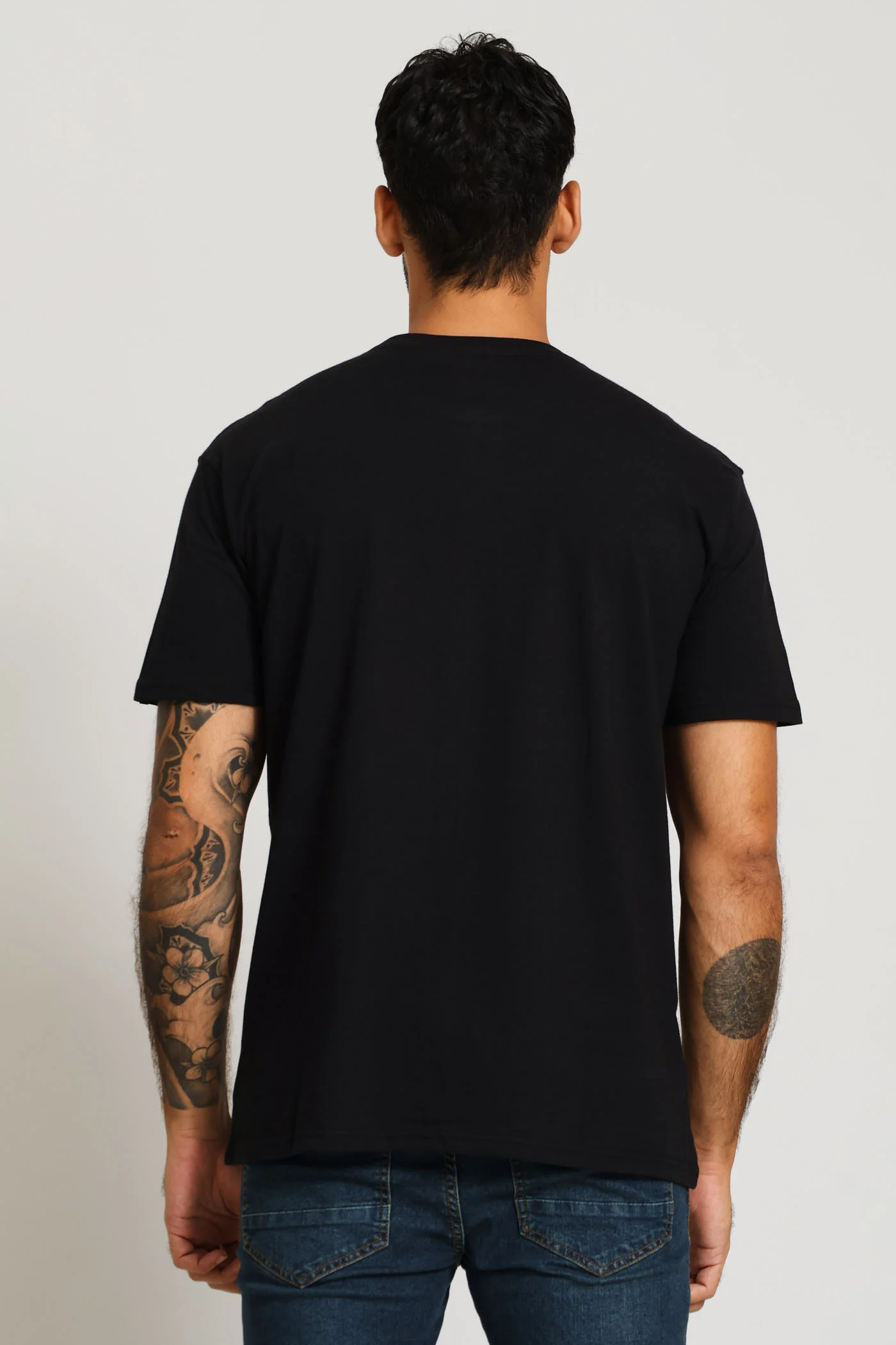 Vista Tee - Black - Image 4