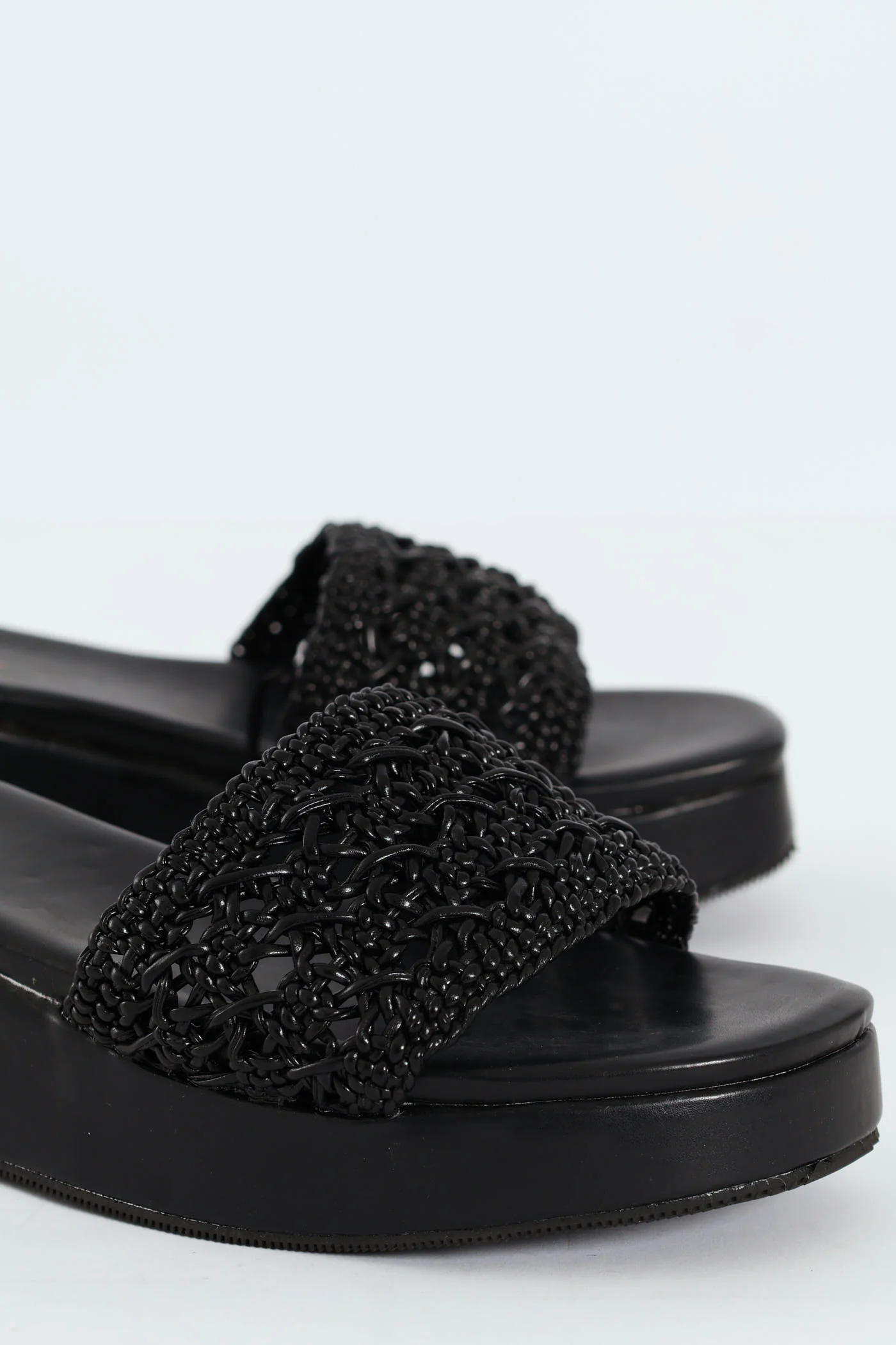 Weaved Single Band Flatform Mule Sandal - Black - Image 2