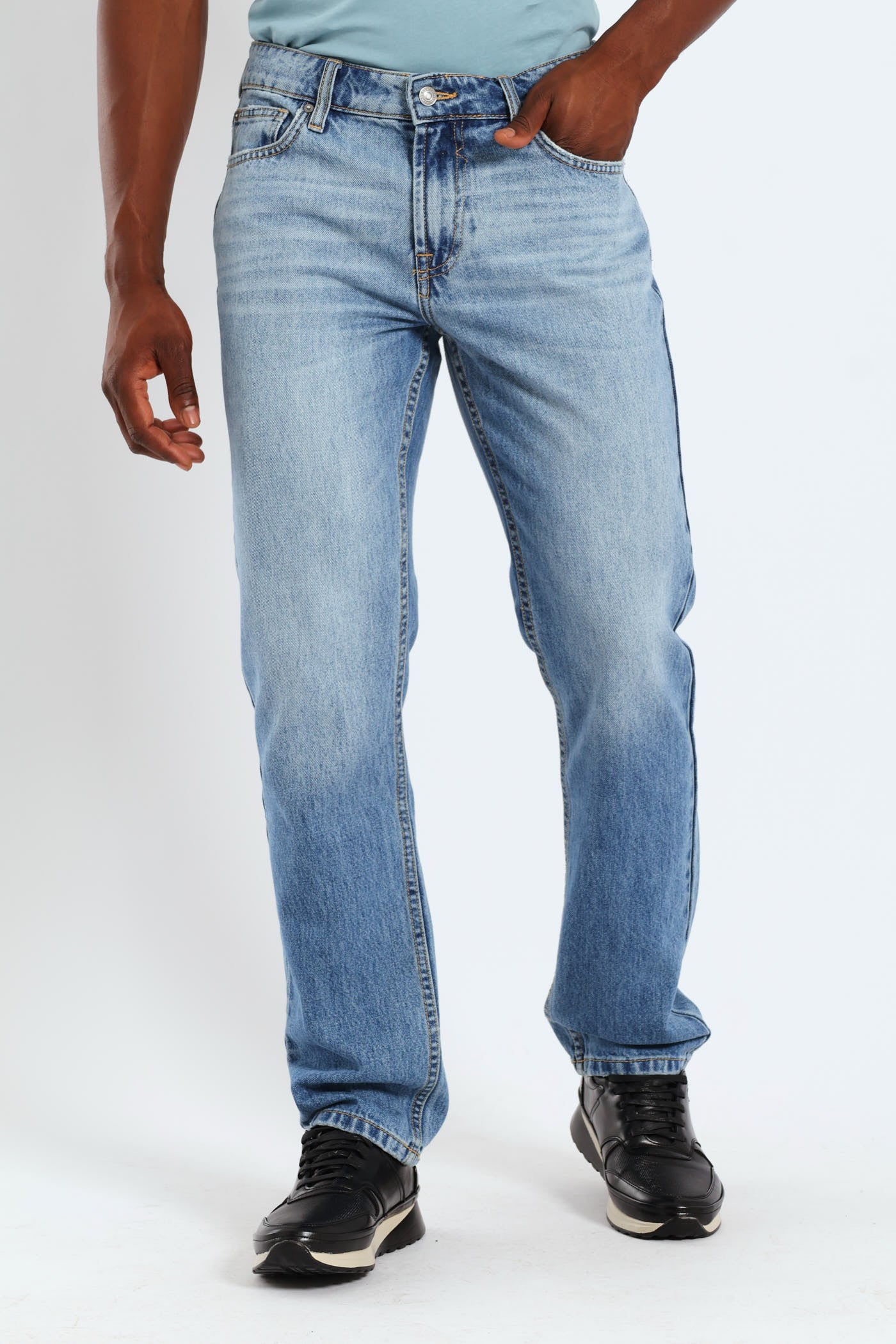 Will Slim Tapered Jean - Light Stonewash - Image 6