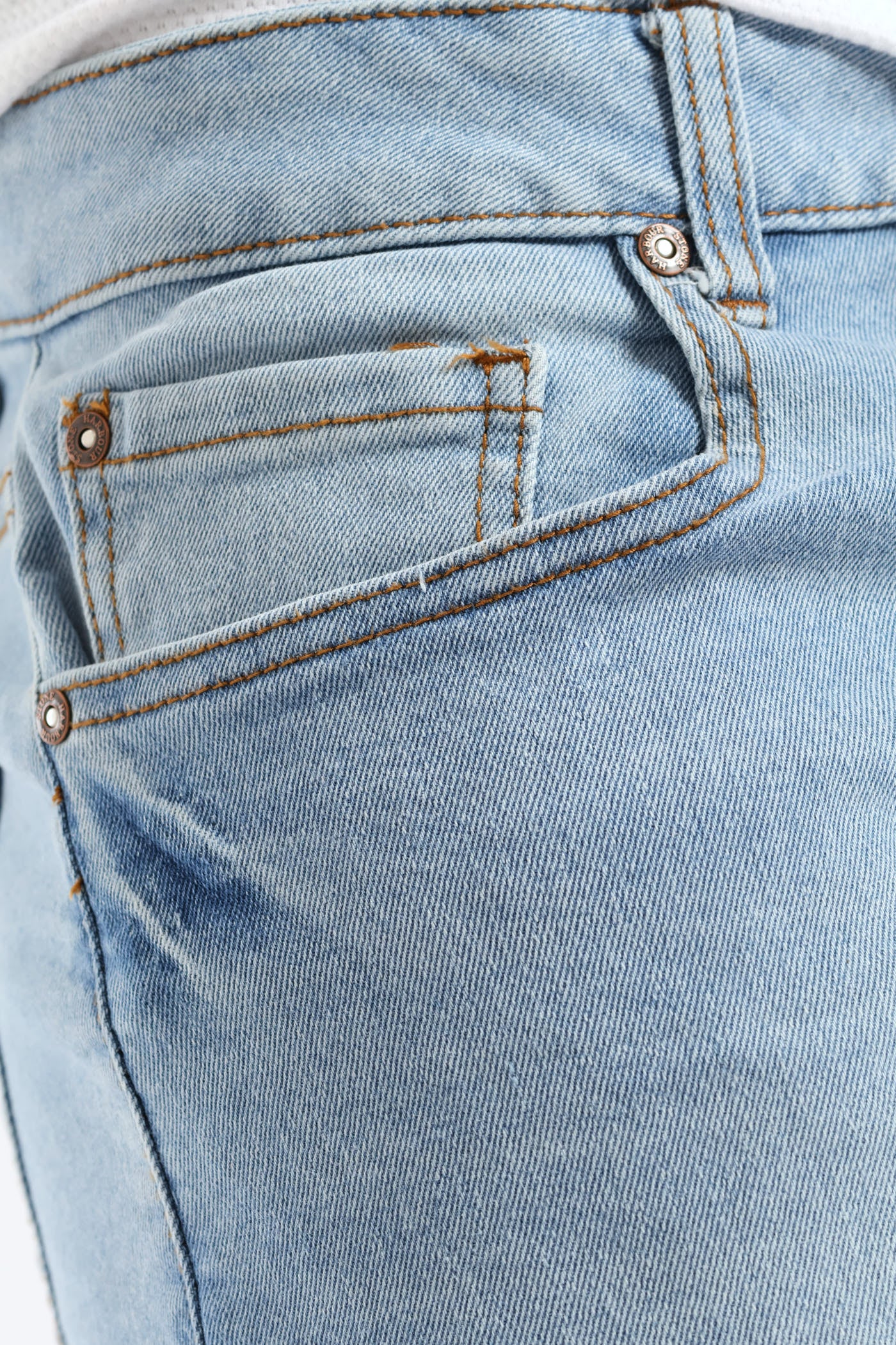 Worn In Denim Short - Light Wash - Image 5