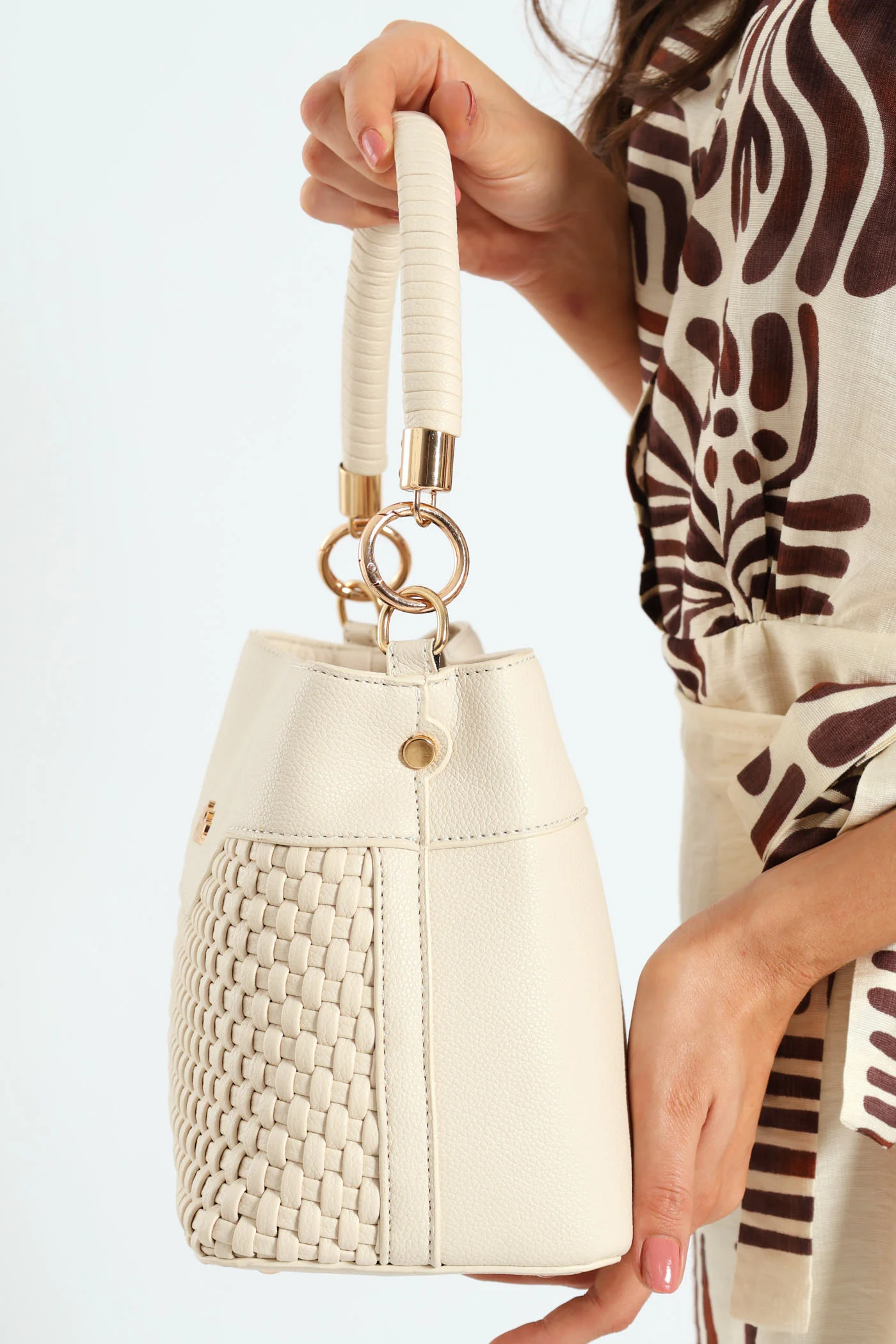 Woven Top Handle Bucket Bag - Beige - Image 3