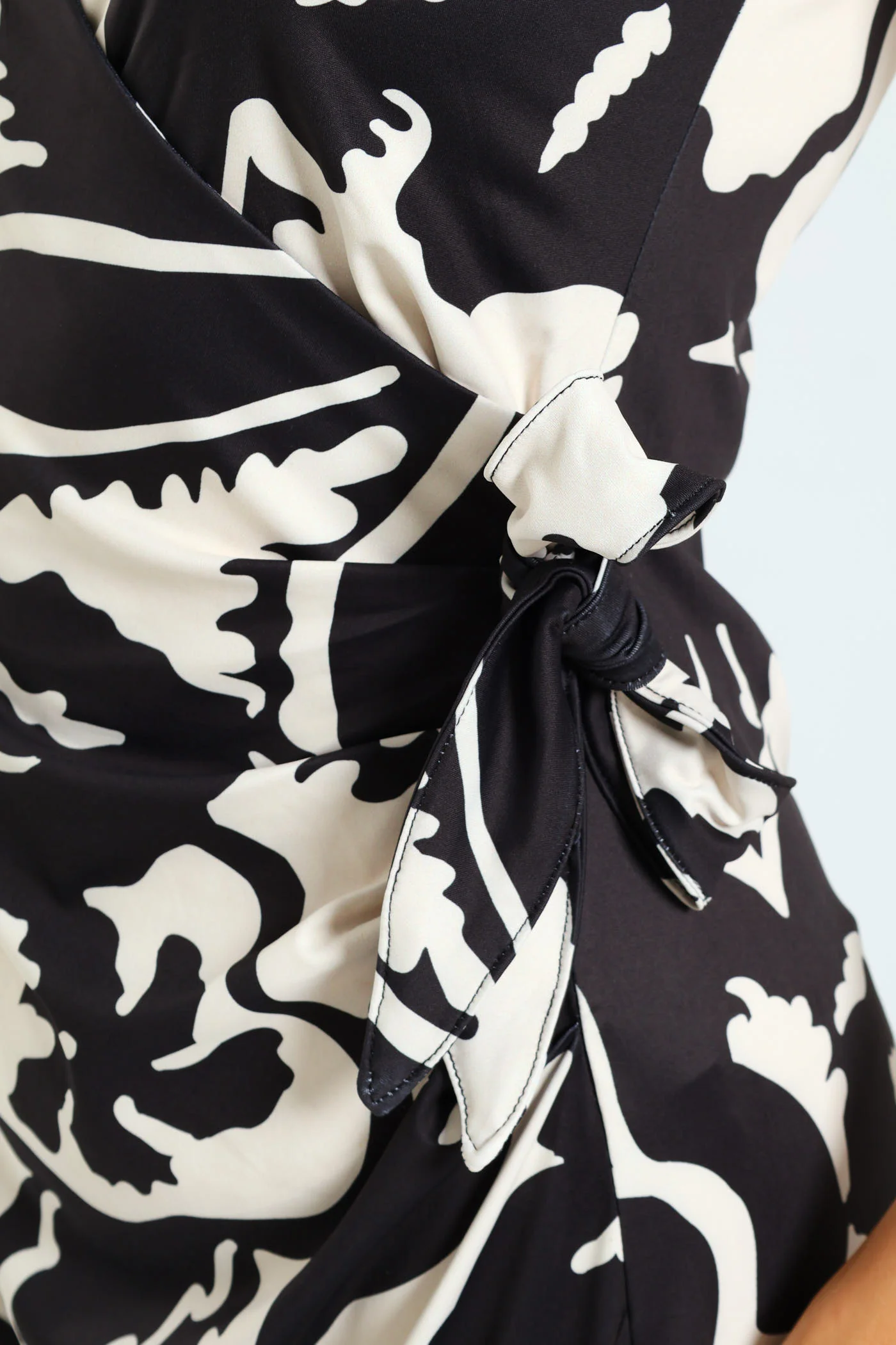 Wrap Tie-Up Monochrome Midi Dress - Black/Cream - Image 5
