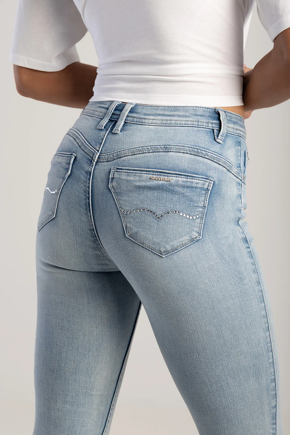 Zoey Mid-Waist Basic Skinny Denim - Light Wash - Image 2