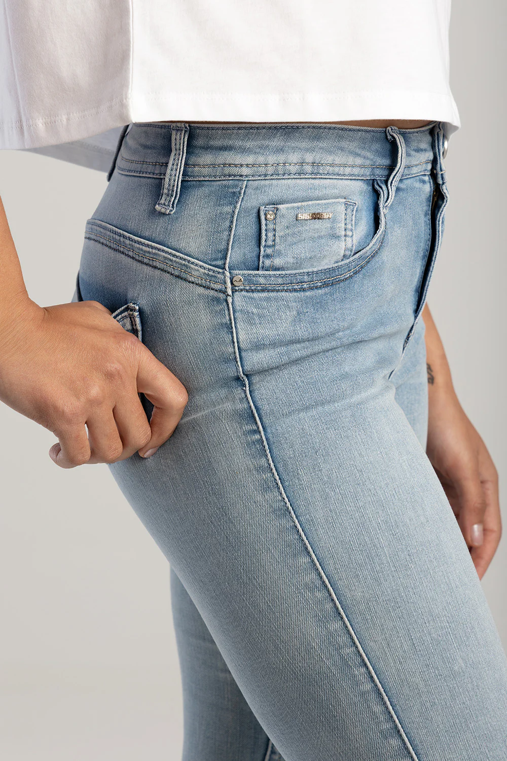 Zoey Mid-Waist Basic Skinny Denim - Light Wash - Image 3